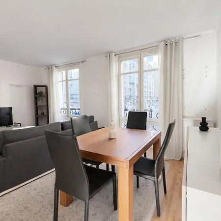 Magnifique De 2 Pieces A Montparnasse